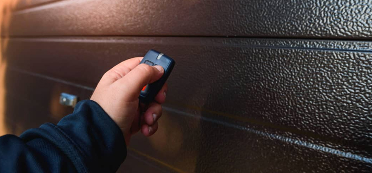 automatic door opener with remote control in Malibu